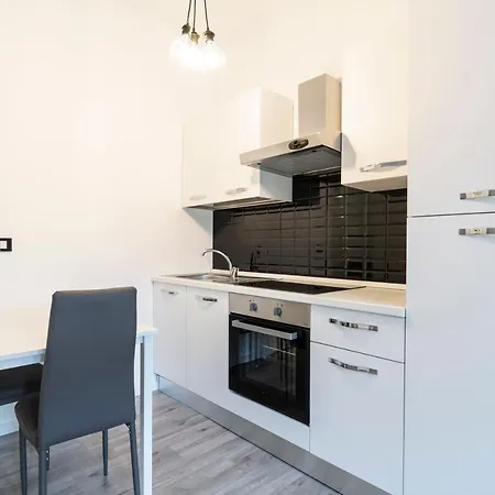 Apartment Central Station Studio By Flatscollection Milan