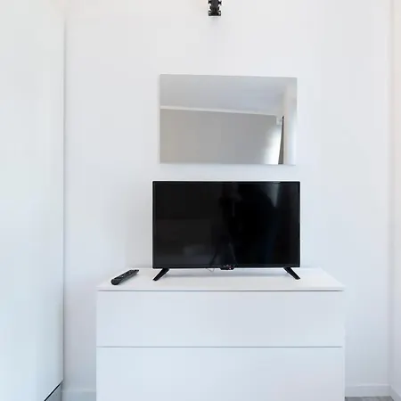 Central Station Studio By Flatscollection