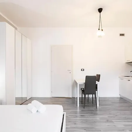 Central Station Studio By Flatscollection * Milan