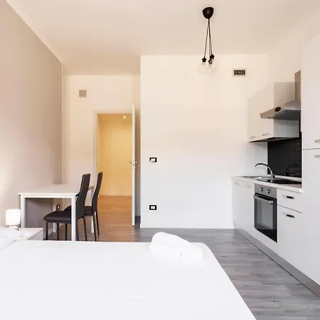 Apartment Central Station Studio By Flatscollection Milan